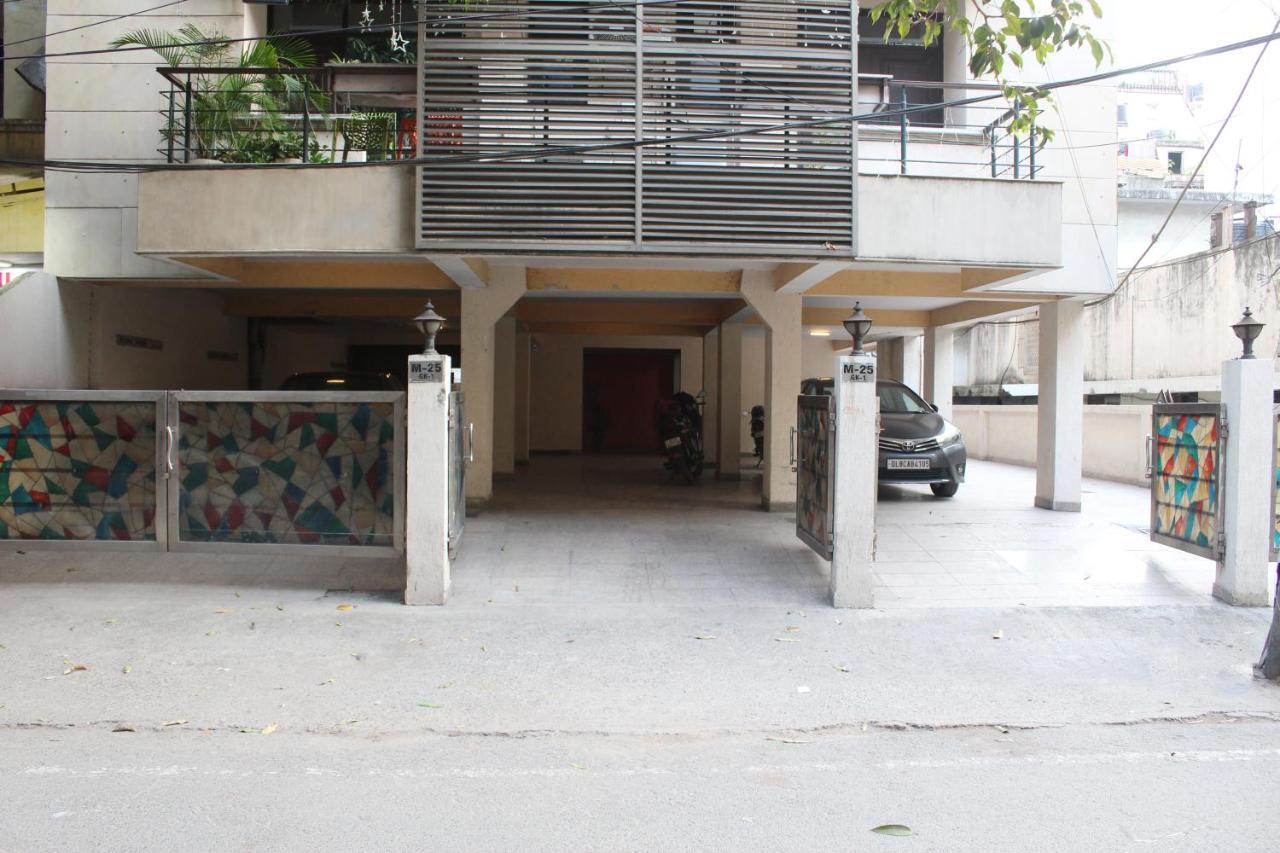 Spacious 1bhk Prime Location W/ 2 Baths Apartment *