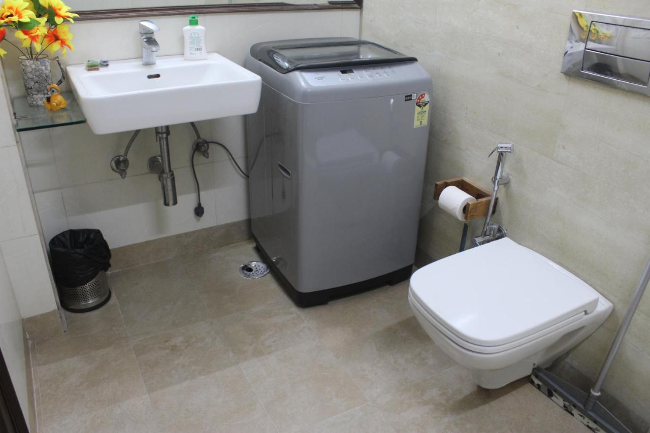 Apartment Spacious 1bhk Prime Location W/ 2 Baths *