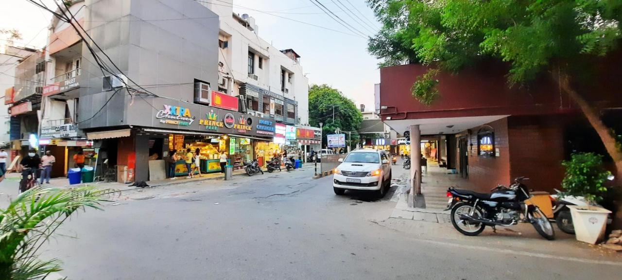 Spacious 1bhk Prime Location W/ 2 Baths Apartment