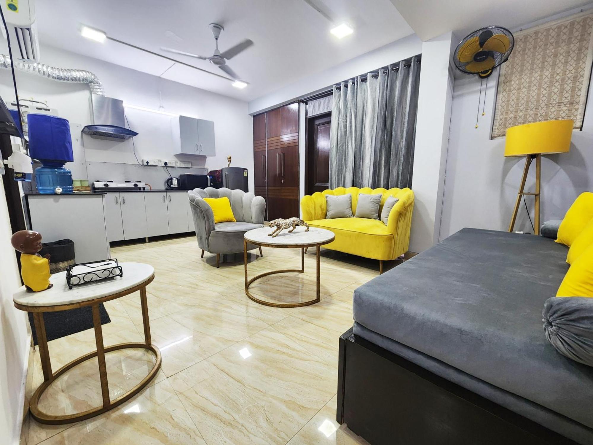 Spacious 1bhk Prime Location W/ 2 Baths Apartment New Delhi