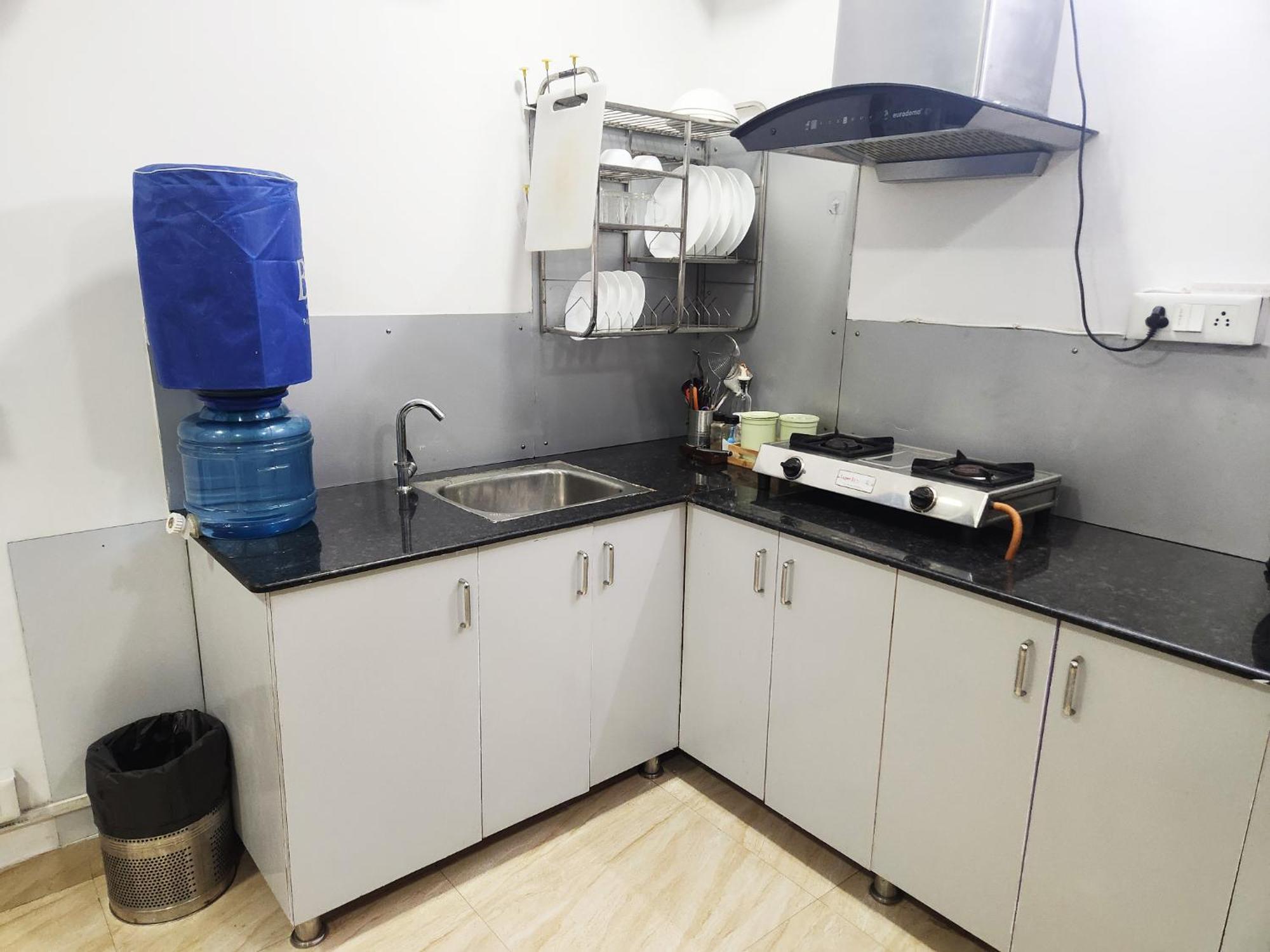 Spacious 1bhk Prime Location W/ 2 Baths Apartment