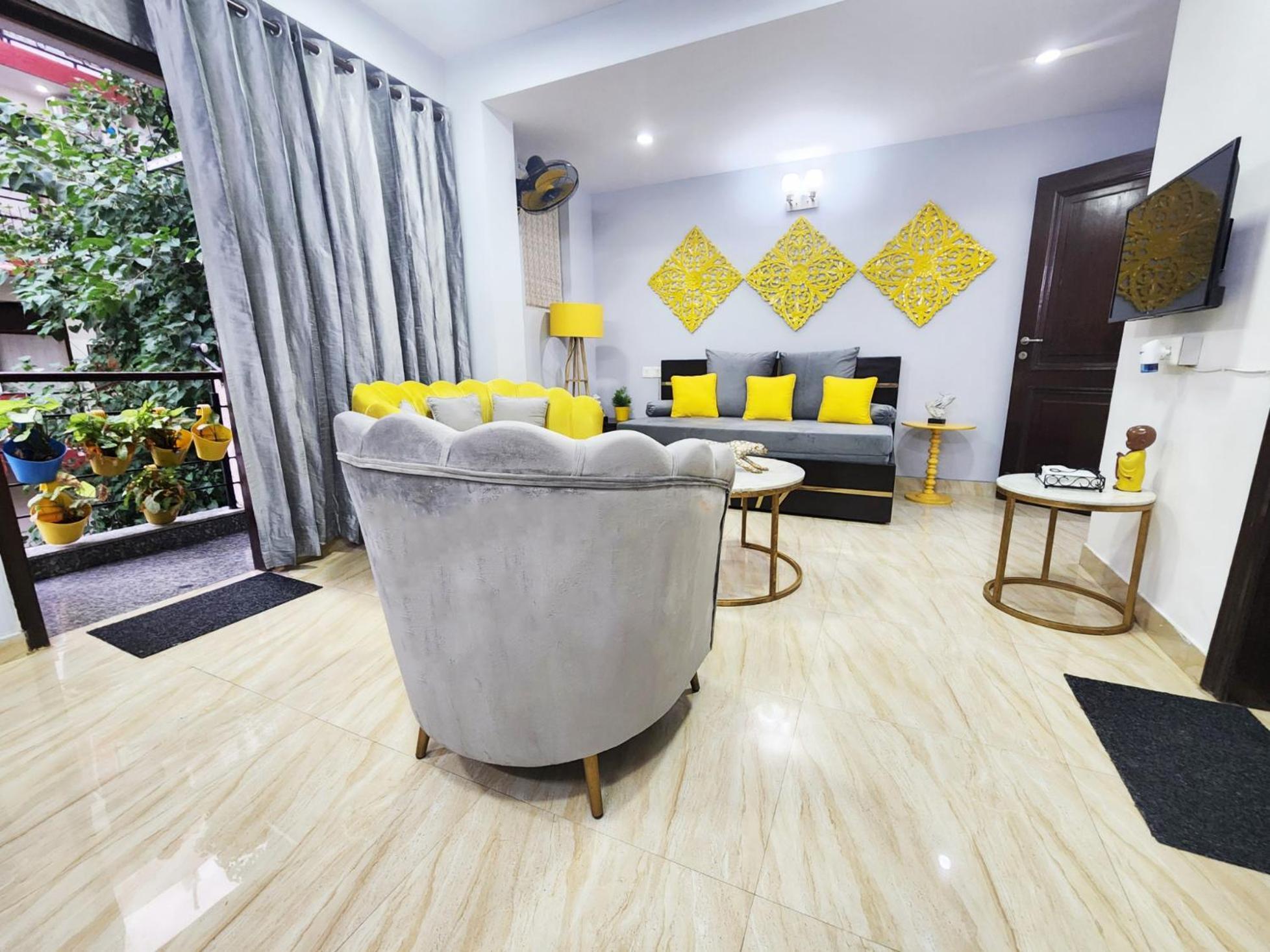 Spacious 1bhk Prime Location W/ 2 Baths Apartment *