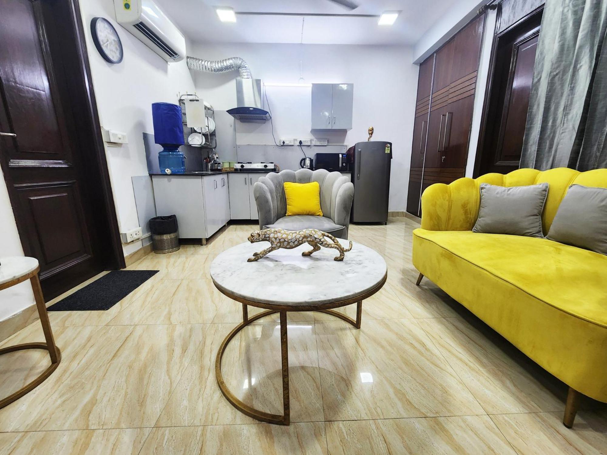 Spacious 1bhk Prime Location W/ 2 Baths * New Delhi